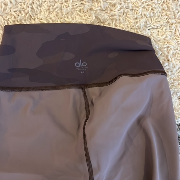 EUC alo yoga high waisted vapor camo leggings - Picture 10 of 12